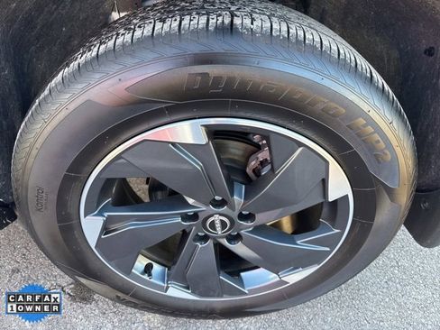 Certified 2025 Nissan Rogue SV image 33