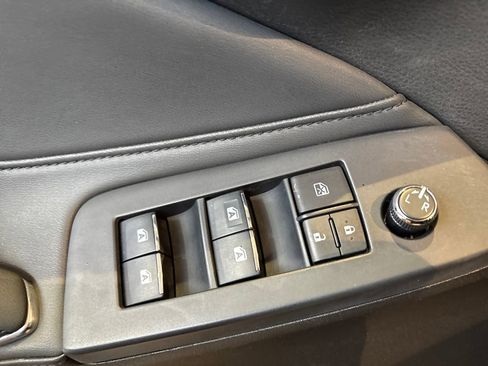 Used 2019 Toyota Avalon XLE image 13