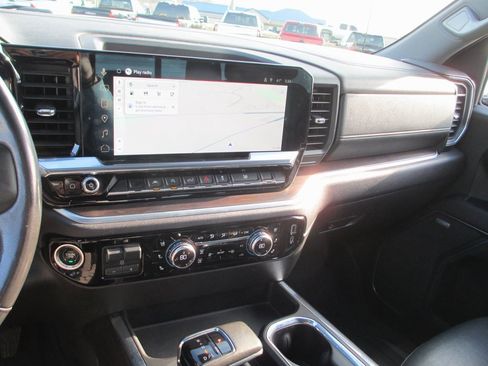 Certified 2022 GMC Sierra 1500 SLT w/ SLT Convenience Package image 30