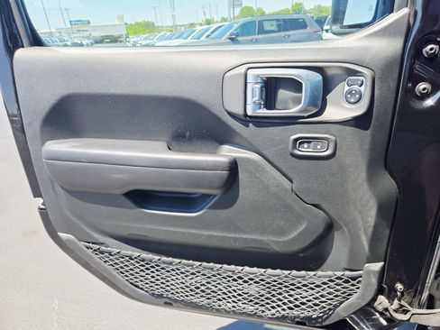 Used 2020 Jeep Wrangler Sport AWD/4WD image 35