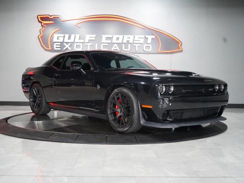 Used 2015 Dodge Challenger SRT Hellcat image 17