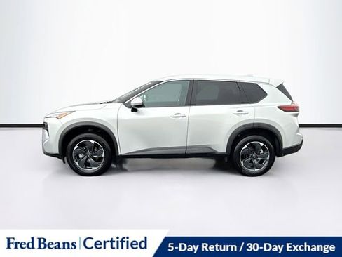 Used 2024 Nissan Rogue SV image 4