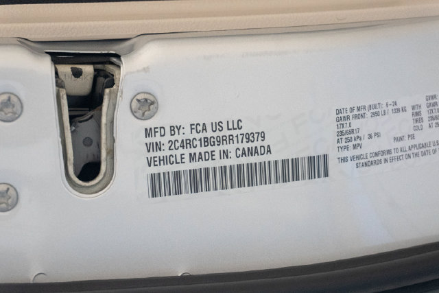 Used 2024 Chrysler Pacifica Touring-L FWD image 32