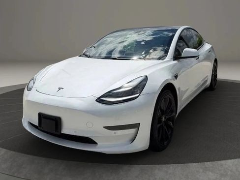 Used 2020 Tesla Model 3 Standard Range Plus RWD image 2