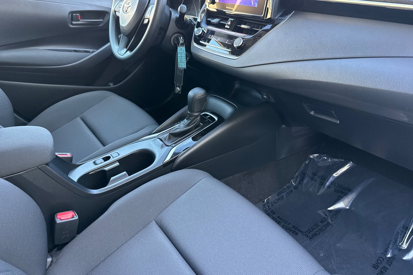 Used 2026 Toyota Corolla LE FWD image 31