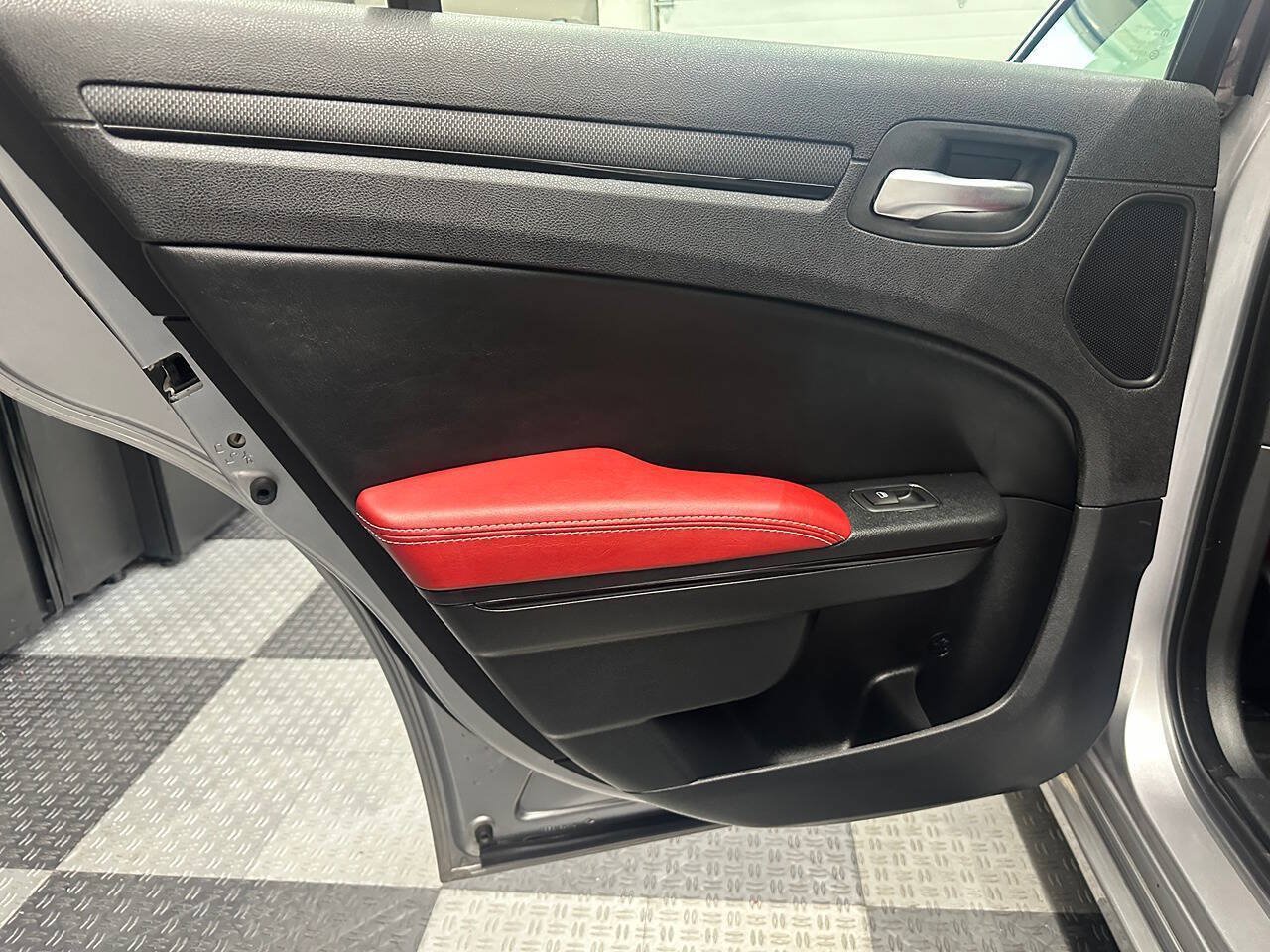 Used 2013 Chrysler 300 S RWD image 19
