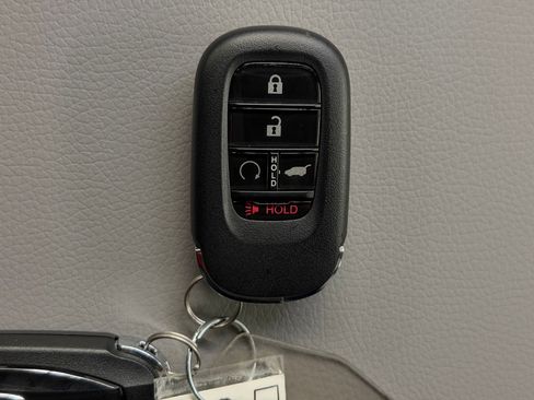 New 2025 Honda Pilot Touring image 28