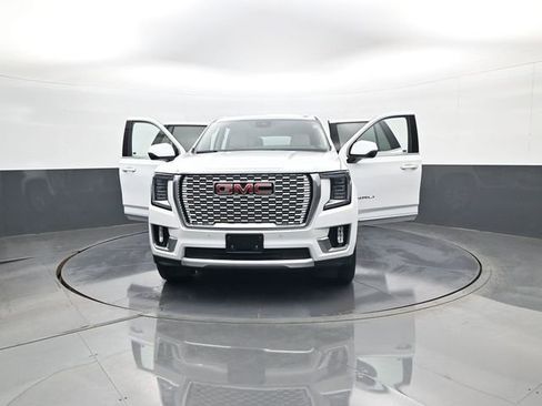 Used 2023 GMC Yukon Denali AWD/4WD image 32