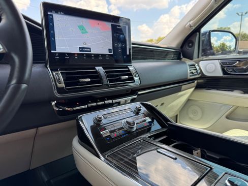 Used 2023 Lincoln Navigator L Black Label image 24