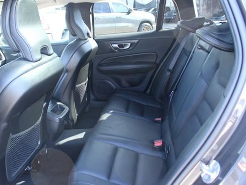 Used 2025 Volvo V60 B5 Cross Country Plus AWD/4WD image 40