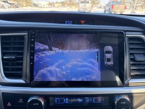 Used 2019 Toyota Highlander XLE image 32
