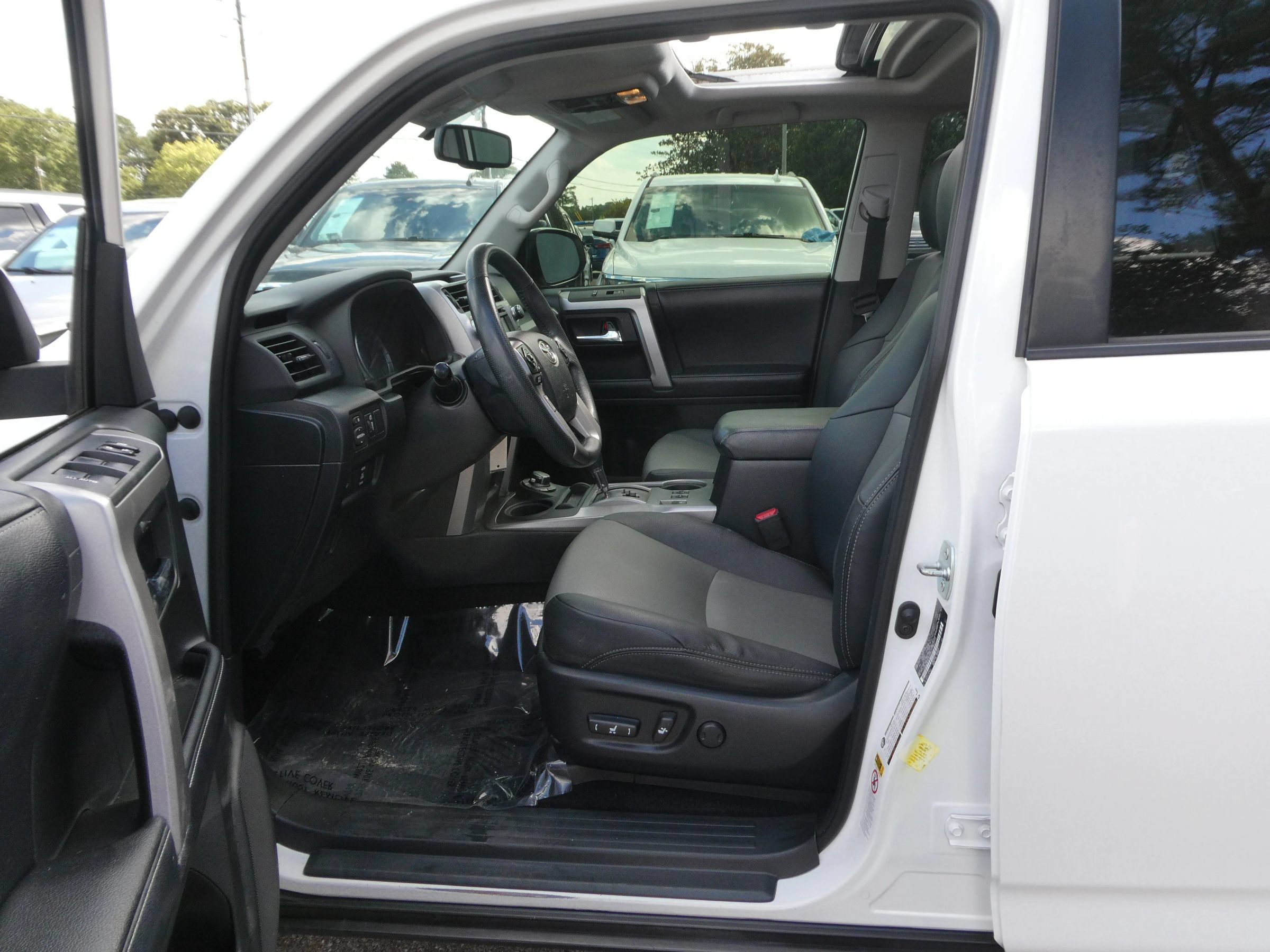 Used 2019 Toyota 4Runner SR5 Premium AWD/4WD image 14