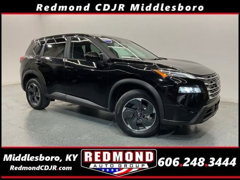 Used 2025 Nissan Rogue SV FWD image 1
