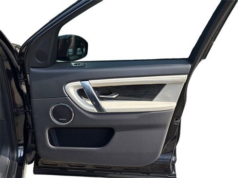 Used 2022 Land Rover Discovery Sport SE R-Dynamic image 45