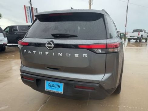 Used 2025 Nissan Pathfinder SV FWD image 7