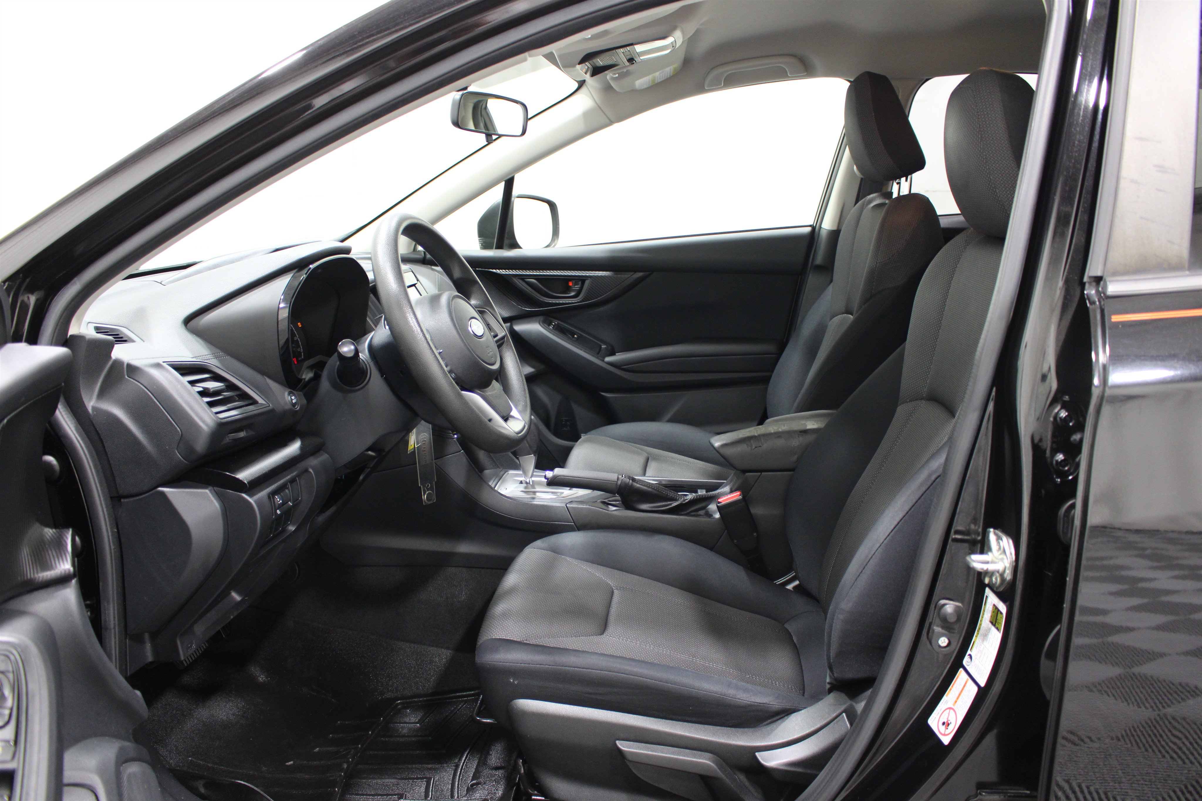 Used 2018 Subaru Crosstrek 2.0i AWD/4WD image 3