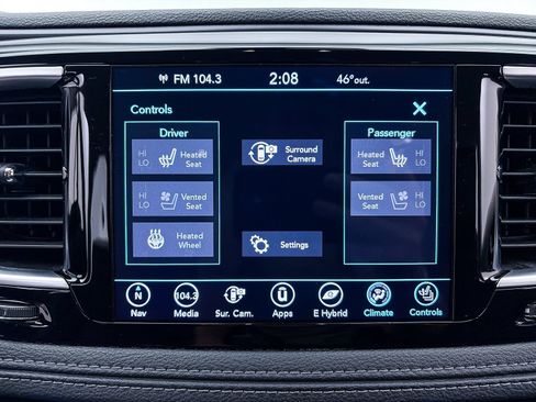 Used 2020 Chrysler Pacifica Limited w/ Advanced Safetytec Group FWD image 24