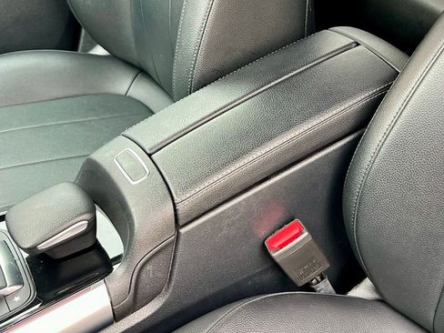 Certified 2022 Mercedes-Benz GLB 250 4MATIC image 9