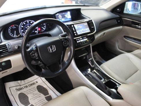 Used 2017 Honda Accord EX-L image 16