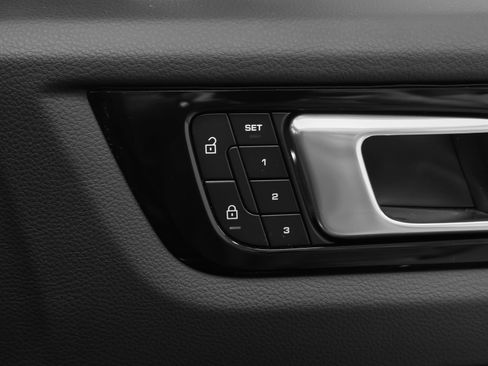 Certified 2023 Porsche Cayenne AWD/4WD image 19