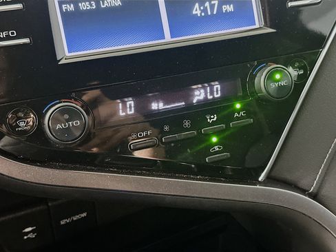 Used 2018 Toyota Camry XSE FWD image 23