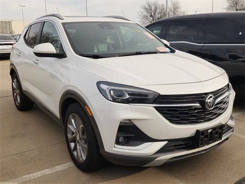 Used 2020 Buick Encore GX Essence w/ Experience Buick Package image 3