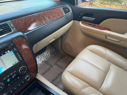 Used 2007 Chevrolet Tahoe LTZ w/ LTZ Preferred Equipment Group image 20