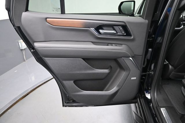 New 2026 GMC Yukon Denali w/ Advanced Technology Package AWD/4WD image 18