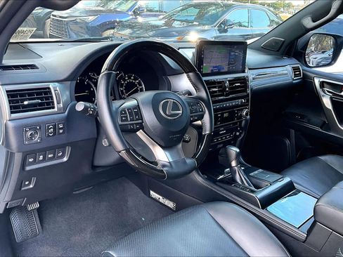Used 2023 Lexus GX 460 Luxury w/ Sport Design Package image 18