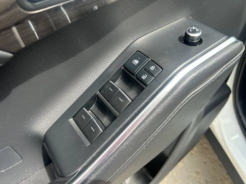 Certified 2021 Toyota Highlander Limited AWD/4WD image 12
