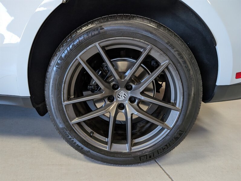 Used 2023 Porsche Macan Turbo AWD/4WD image 14