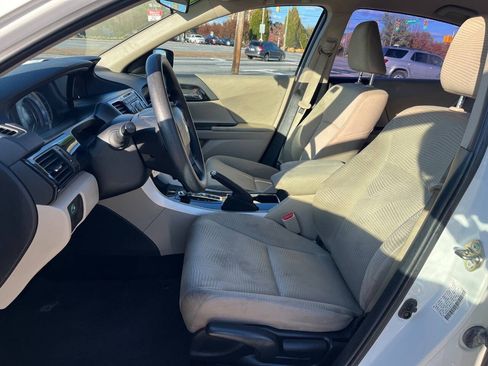 Used 2017 Honda Accord LX image 9