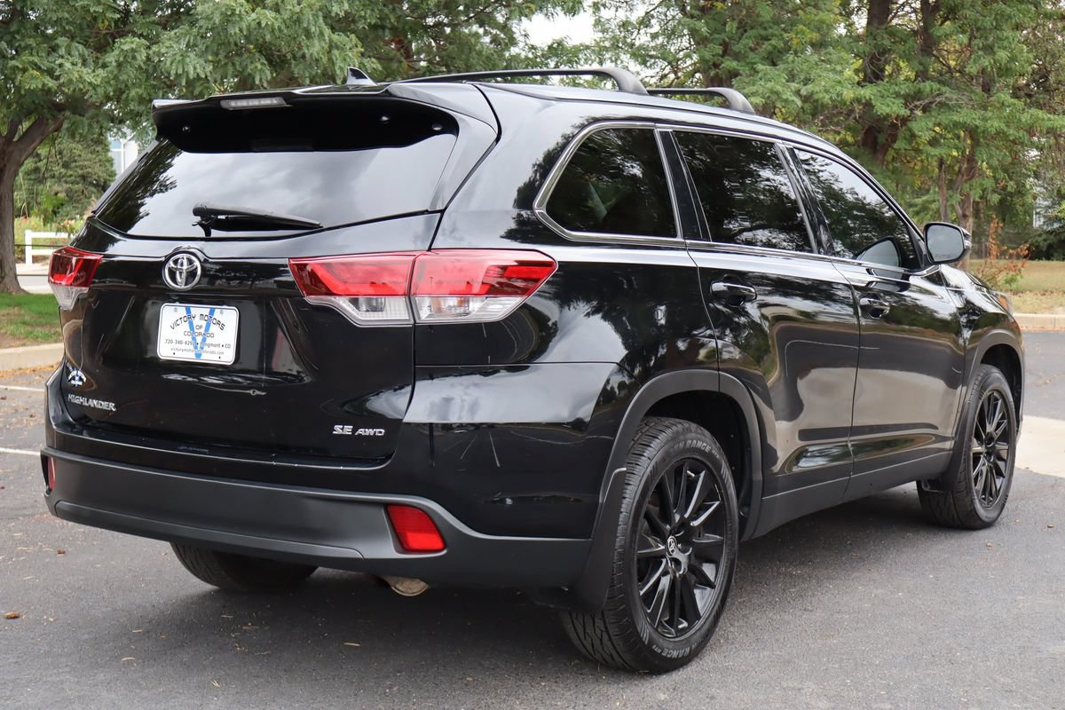 Used 2019 Toyota Highlander SE AWD/4WD image 5