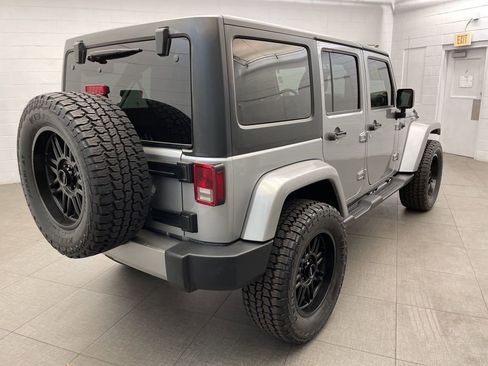 Used 2018 Jeep Wrangler Unlimited Sahara image 5