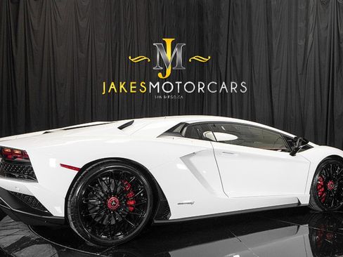 Used 2017 Lamborghini Aventador S image 14
