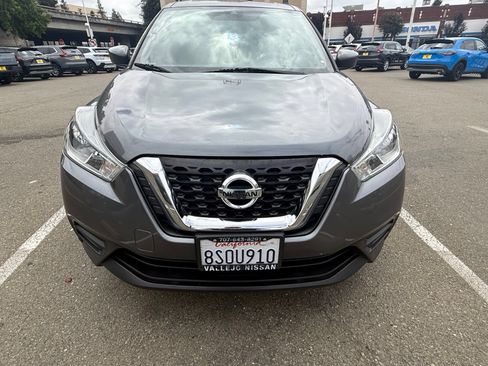 Used 2020 Nissan Kicks S FWD image 11