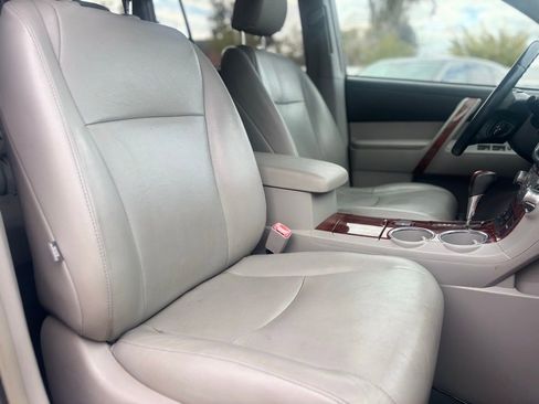 Used 2013 Toyota Highlander Limited image 13