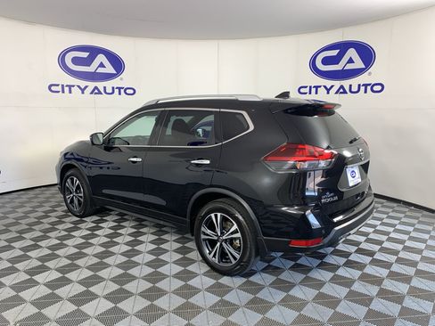 Used 2020 Nissan Rogue SV w/ Premium Package FWD image 5