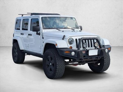 Used 2012 Jeep Wrangler Unlimited Sahara w/ Connectivity Group AWD/4WD image 3