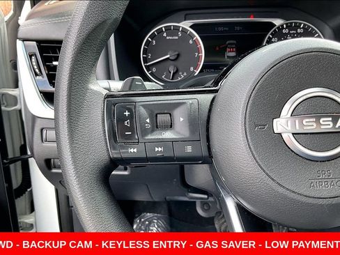 Used 2023 Nissan Rogue SV image 11