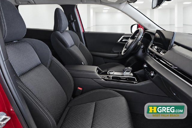 Used 2025 Mitsubishi Outlander ES FWD image 12