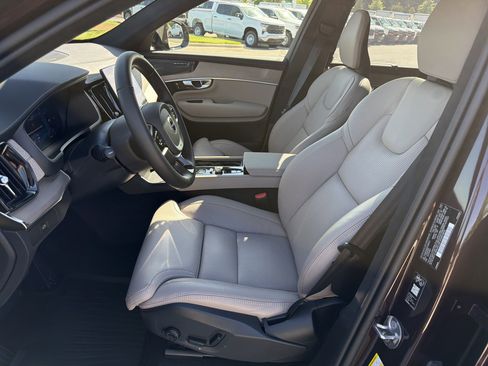 Used 2026 Volvo XC90 B6 Ultra w/ Lounge Package AWD/4WD image 16