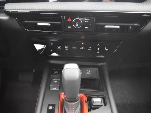 New 2026 Nissan Kicks SR w/ SR Premium Package AWD/4WD image 11