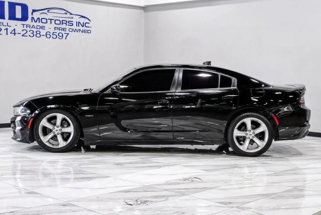 Used 2018 Dodge Charger R/T RWD image 12