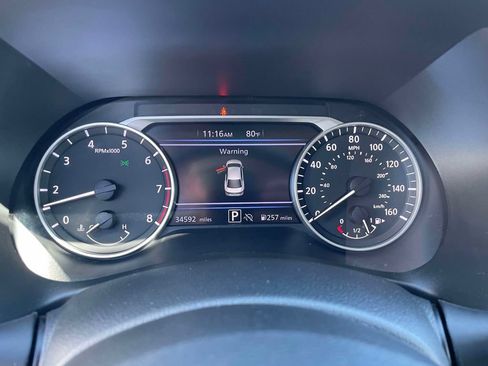 Used 2025 Nissan Sentra SR FWD image 23