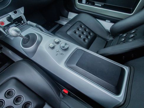 Used 2006 Ford GT RWD image 63