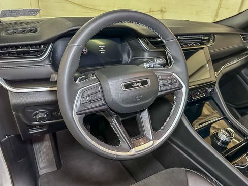Certified 2023 Jeep Grand Cherokee Altitude image 25