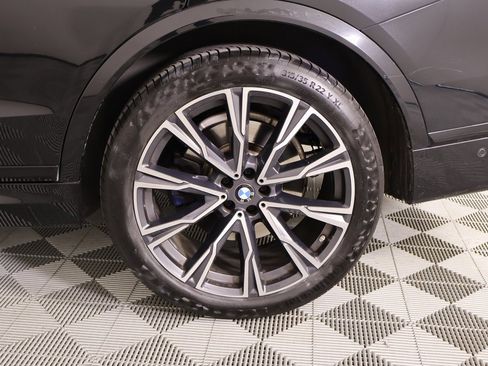 Used 2022 BMW X7 xDrive40i w/ M Sport Package image 23