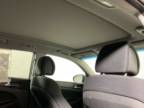 Used 2018 Hyundai Tucson Value AWD/4WD image 3