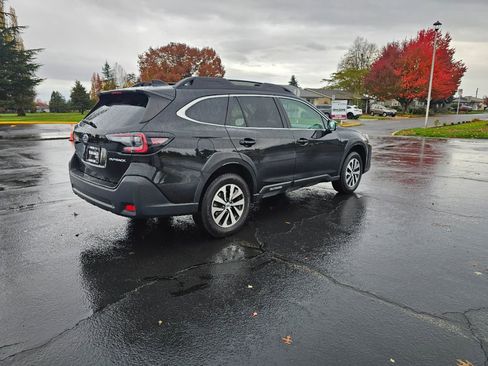 Used 2023 Subaru Outback Premium image 20